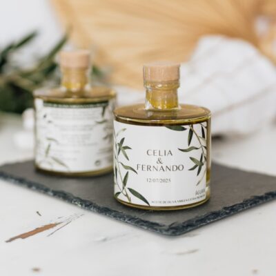 Botellas de aceite de oliva para regalos de boda personalizadas con nombres y fecha