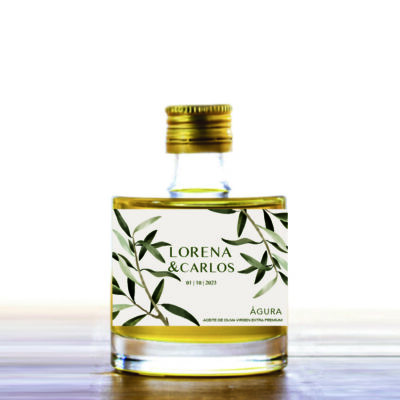 Botella de aceite de oliva para regalar a los invitados en una boda o comunión